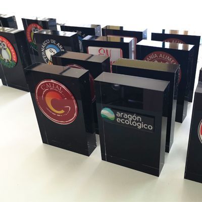 premio metacrilato personalizados | Premios Aragón Alimentos